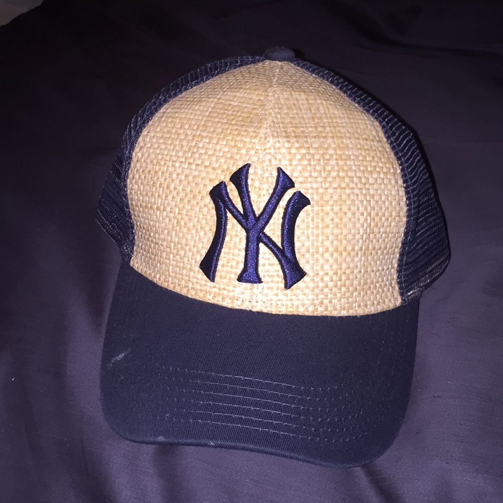 Yankees straw type cap